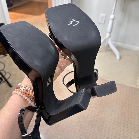 DKNY Maiden Ankle Strap Platform Sandal Heels Block Heel NEW Size 9.5 Block Toe - Picture 10 of 10